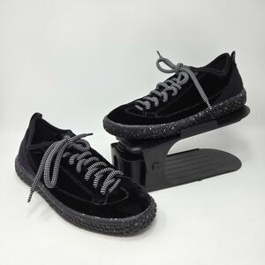 New OXS Womens Textured Black Velvet Lace Sneakers Size 7 Made in Italy